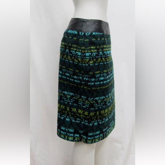 Akris Punto - Tribal mini skirt with faux leather trim at waist- 6 - Picture 5 of 10